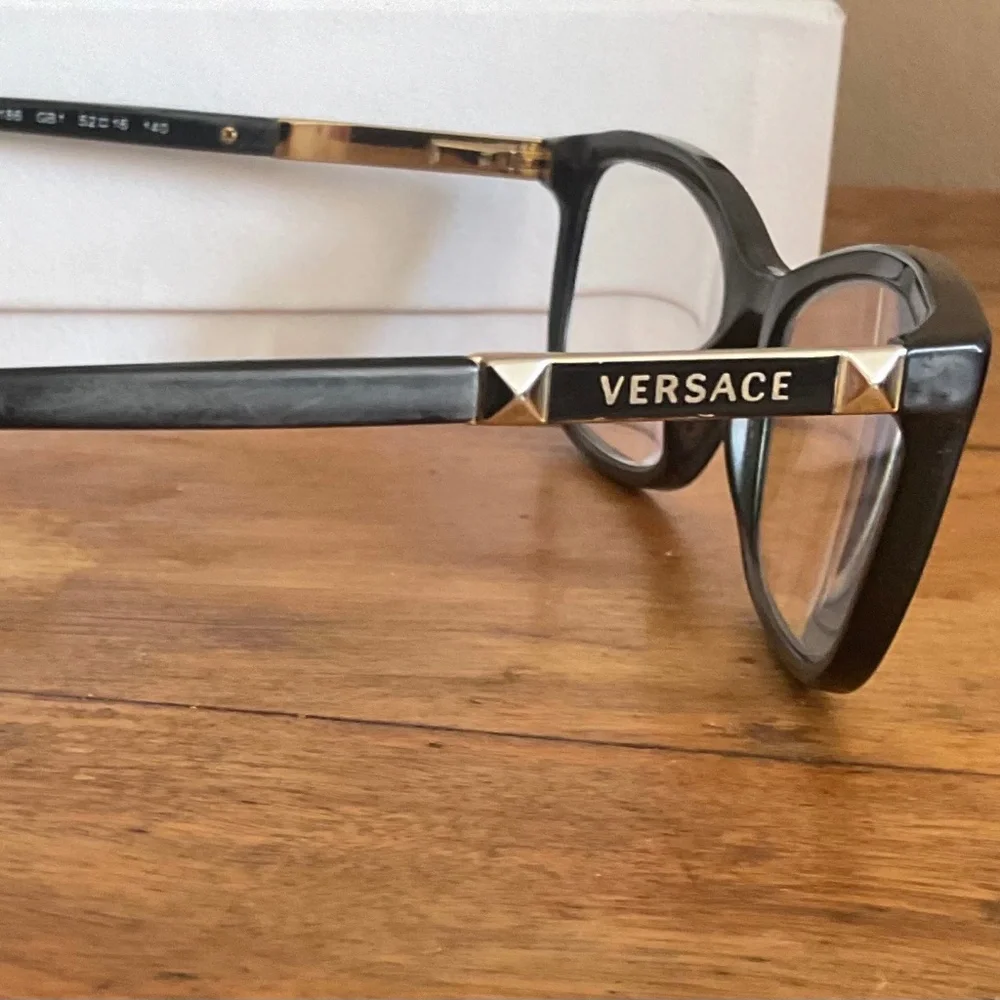 Versace eyeglasses frame - Picture 6 of 9
